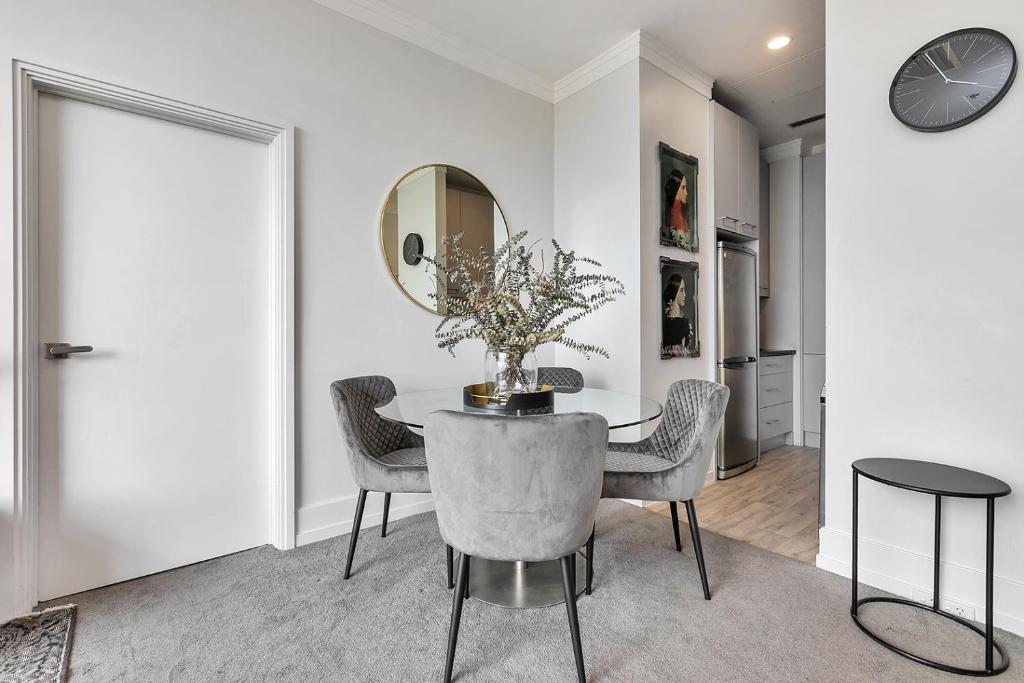 The Corporate's Selection + CP! - Resim 10