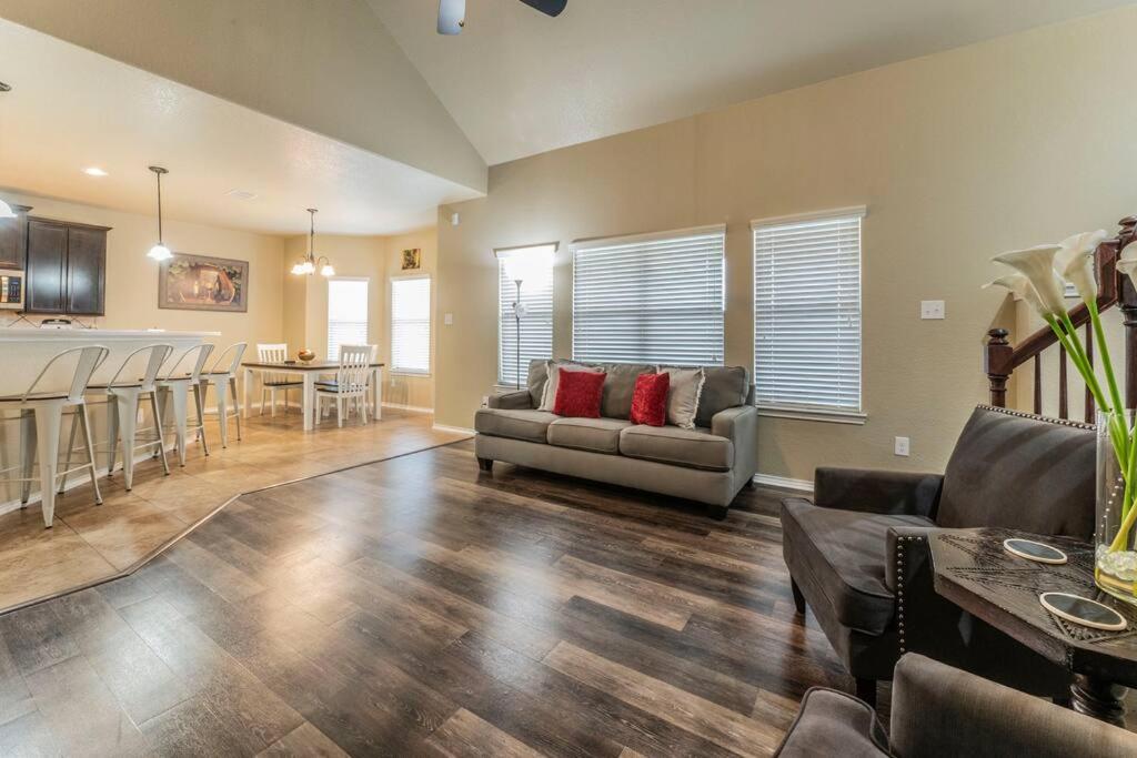 Visit SeaWorld/Lackland AFB, San Antonio (updated prices 2024)