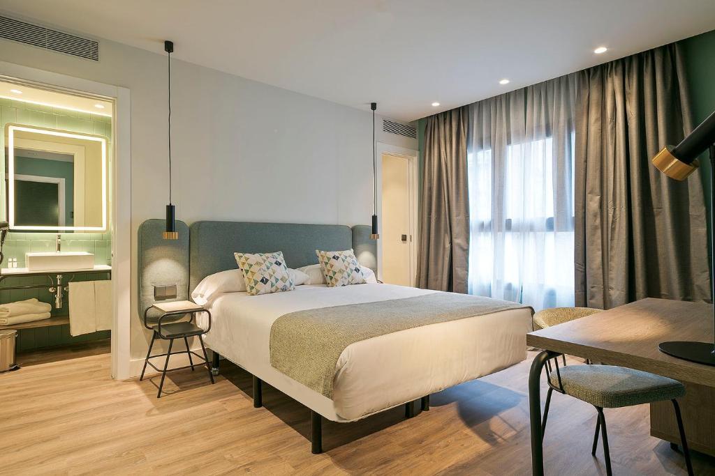 Hotel Via Augusta - 高级大号床间