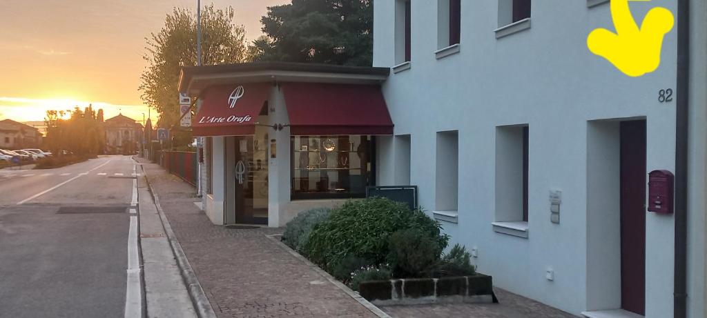 Východ nebo západ slunce při pohledu z bed and breakfast nebo okolí