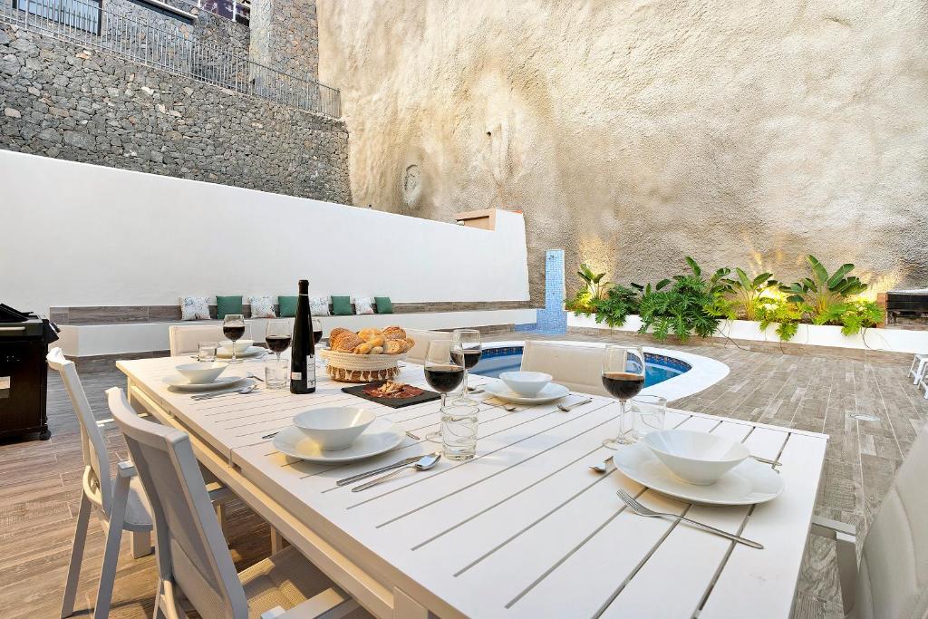 Nápoje v ubytování Luxury Villa Taganana