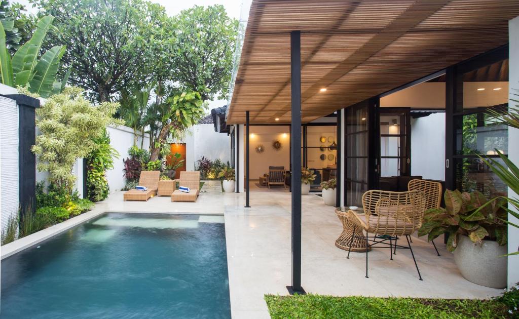 The Kon's Villa Bali Seminyak - 18