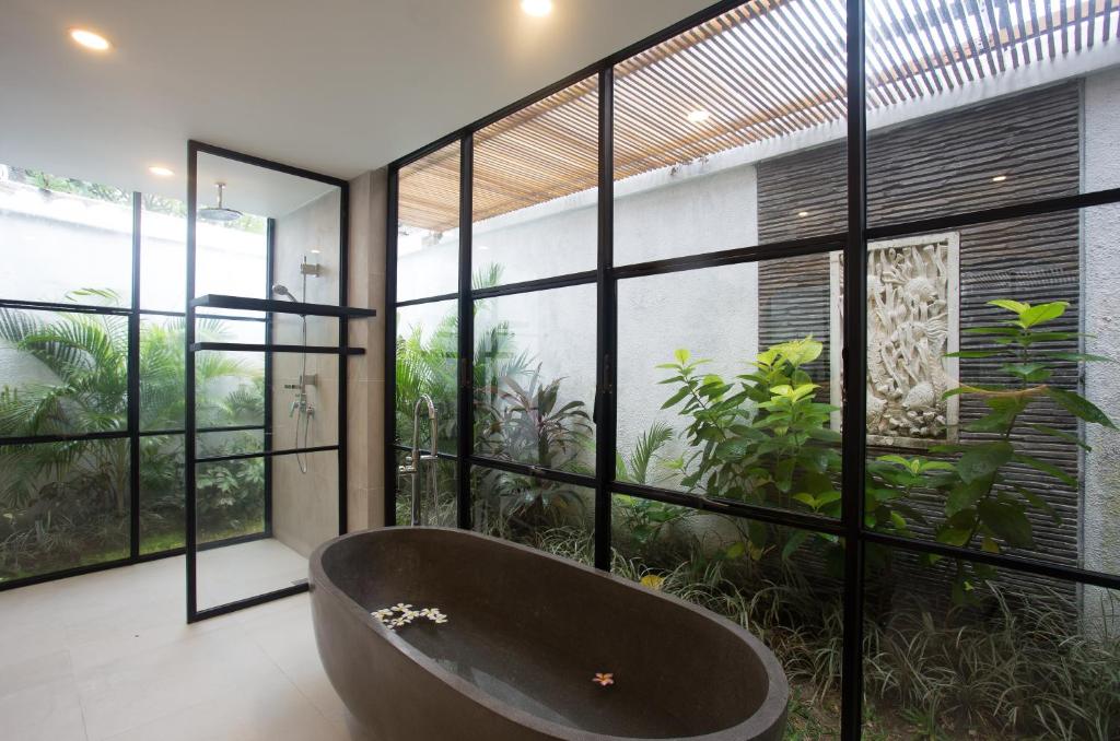 The Kon's Villa Bali Seminyak - 15