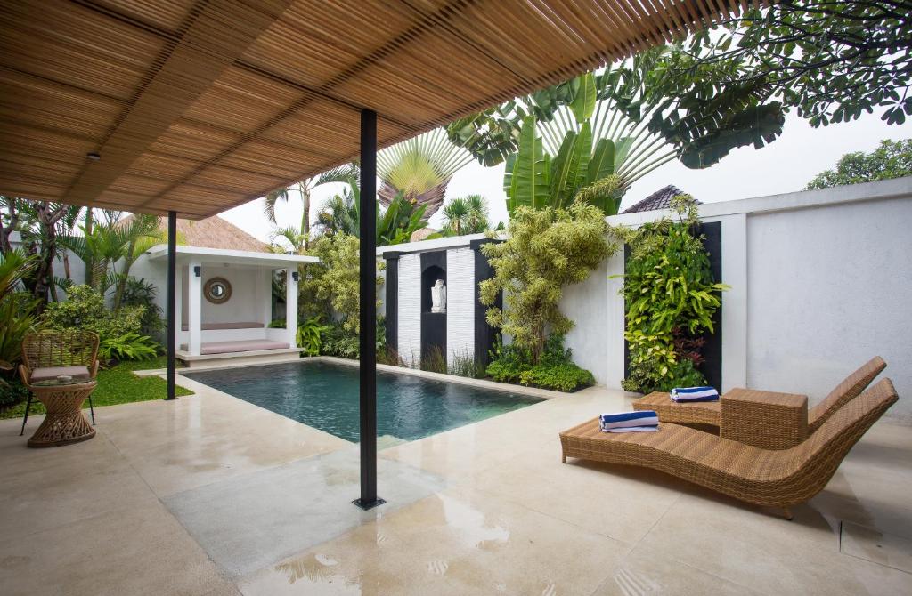 The Kon's Villa Bali Seminyak - 5