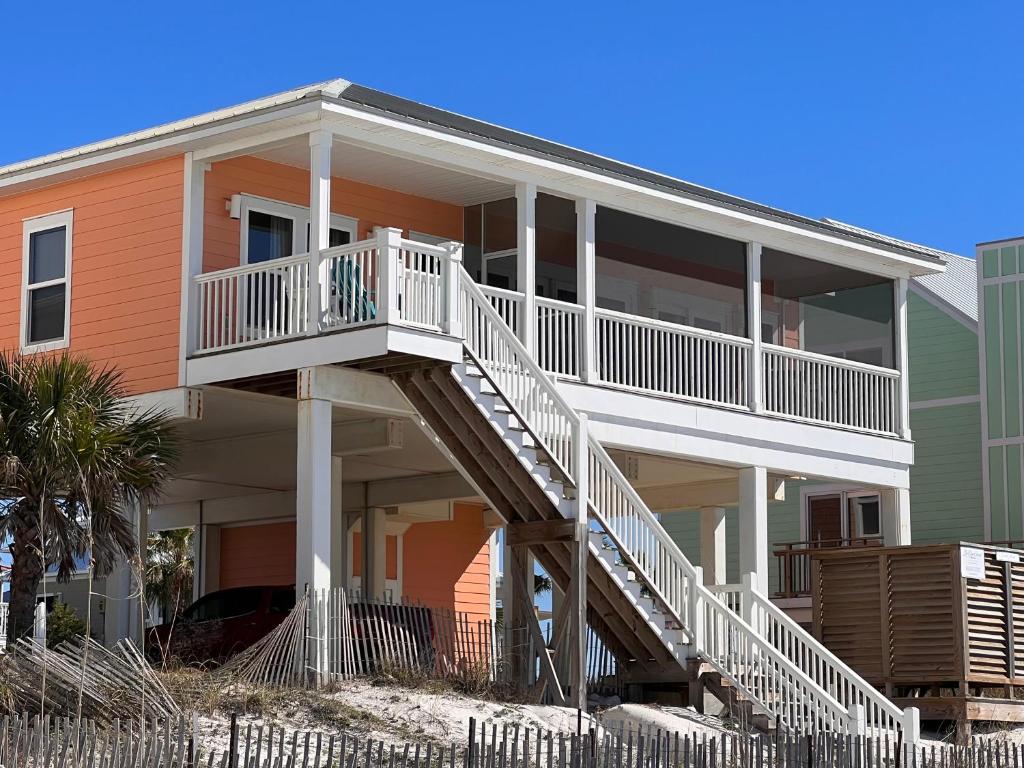 Coast Away - Housity