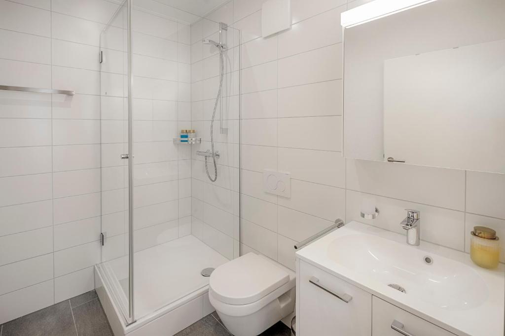 St Georgen-Strasse Studios by VISIMO - Design, City, Nature - Resim 42