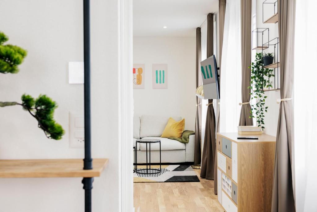 St Georgen-Strasse Studios by VISIMO - Design, City, Nature - Resim 40