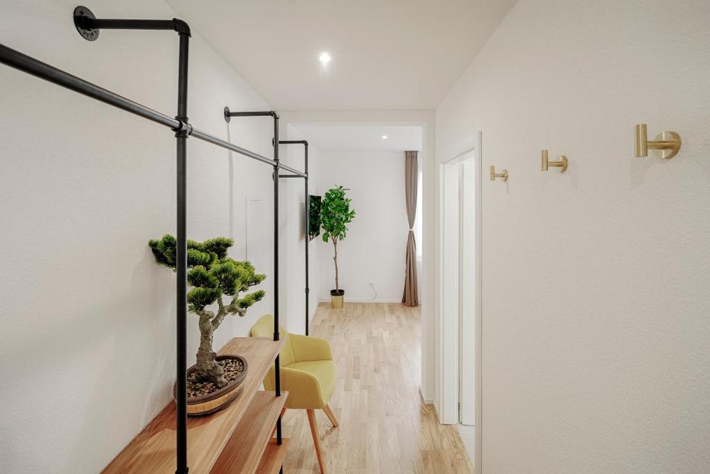 St Georgen-Strasse Studios by VISIMO - Design, City, Nature - Resim 27