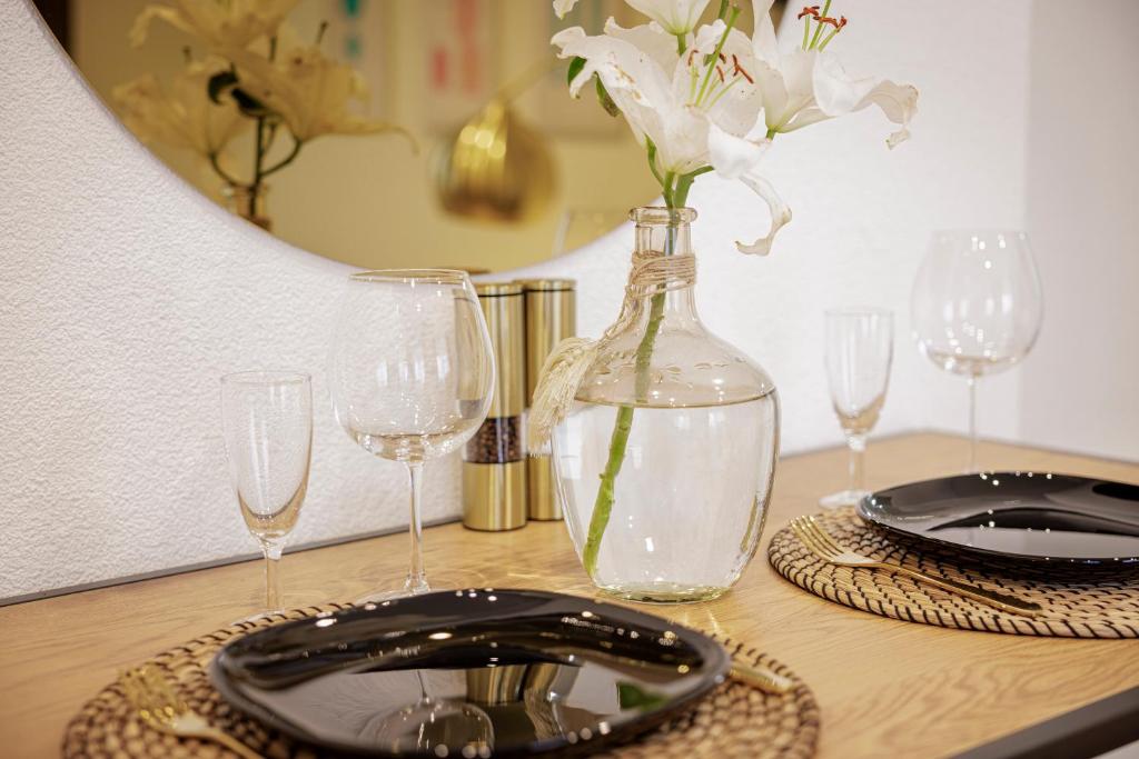 St Georgen-Strasse Studios by VISIMO - Design, City, Nature - Resim 21