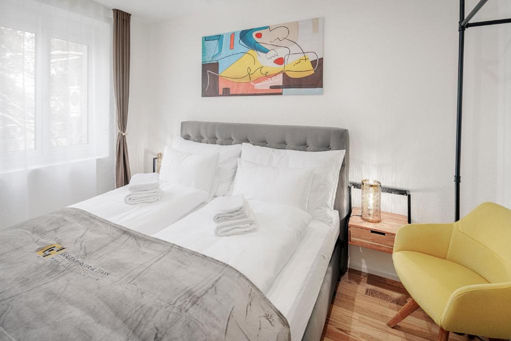 St Georgen-Strasse Studios by VISIMO - Design, City, Nature - Resim 28