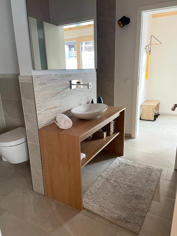 Koupelna v ubytování Waidlerland Waldkirchen Chalets