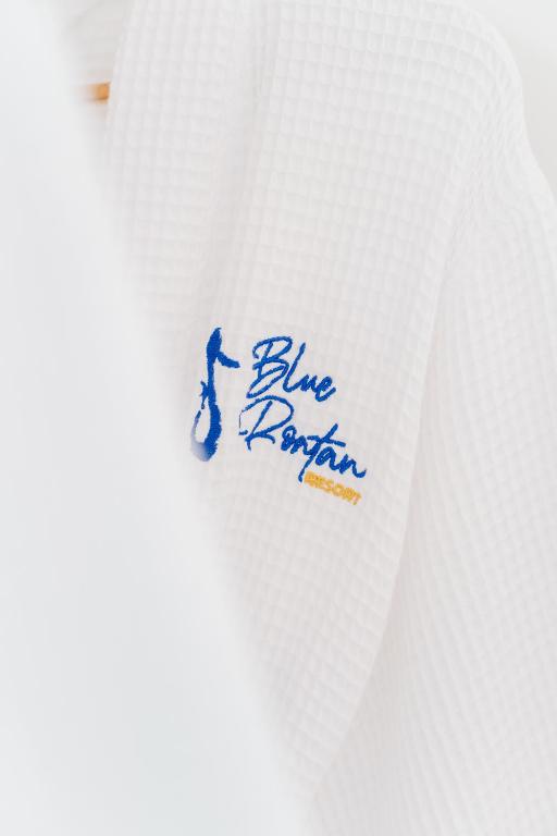 Certifikát, hodnocení, plakát nebo jiný dokument vystavený v ubytování Blue Roatan Resort