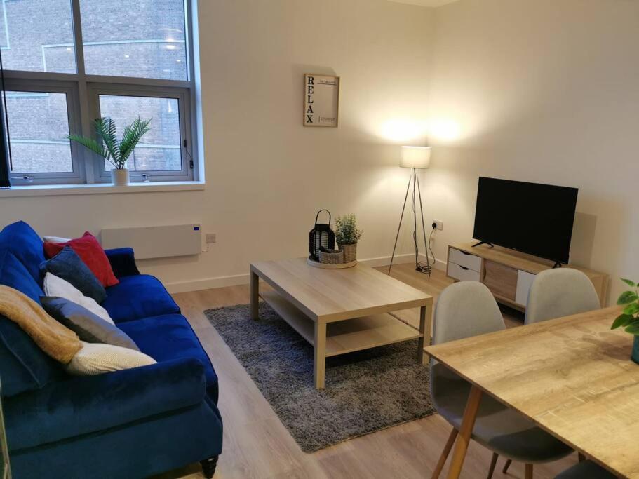 Zona de estar de 2 Bedroom Apartment - Central Peterborough - Bayard Apartments