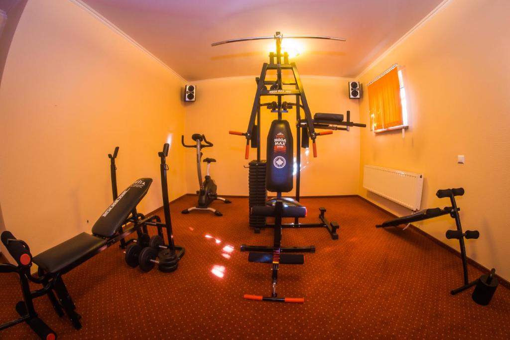 Fitness centrum a/nebo fitness zařízení v ubytování Hotel Pasymowski