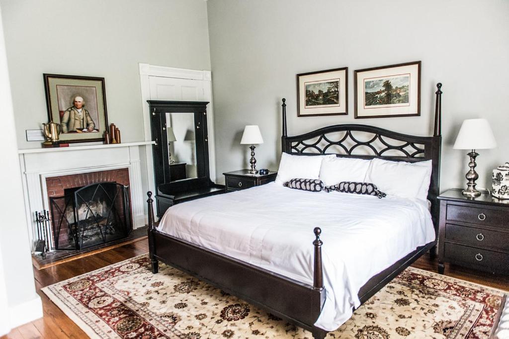 Marriott Ranch Bed and Breakfast - Deluxe King Room