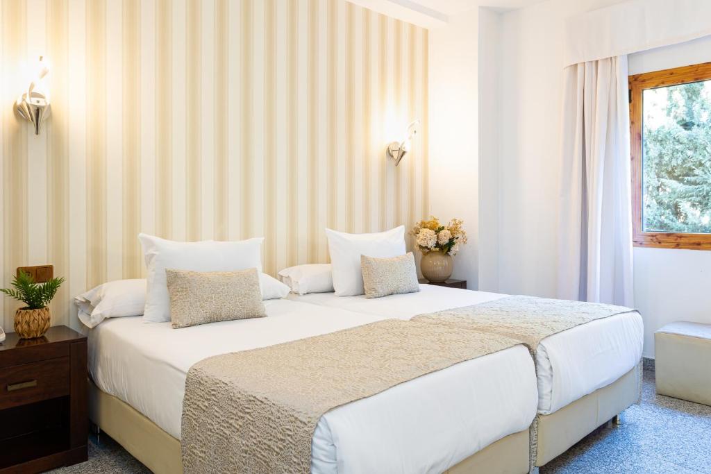 Hotel Plaza Del Castillo - Resim 21