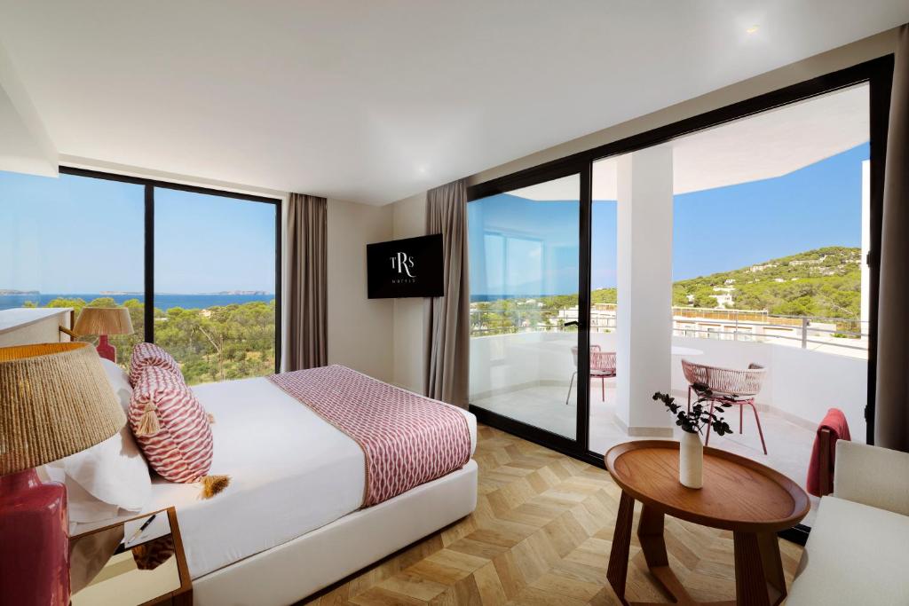 The Signature Level at TRS Ibiza Hotel All Inclusive Adults ...