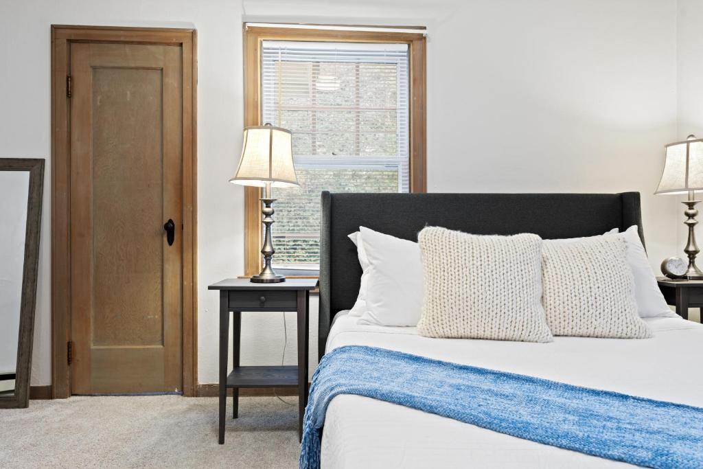 Historic Downtown Camas Walkable Apartment, Camas (updated prices 2024)