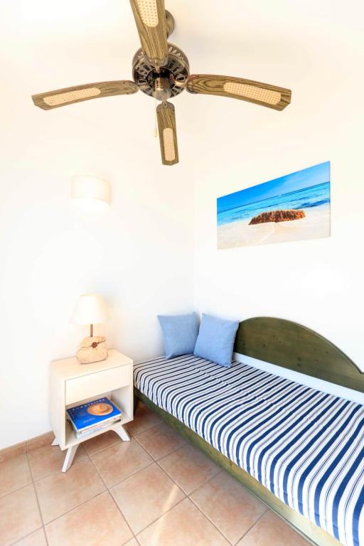 Fotografie z fotogalerie ubytování APARTAMENTOS SA VARADERO 3S CON VISTA MARE LATERALE v destinaci Es Pujols