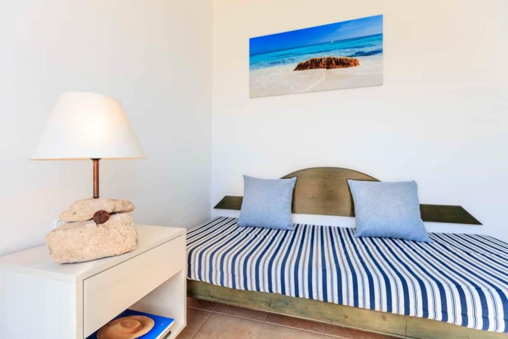 Fotografie z fotogalerie ubytování APARTAMENTOS SA VARADERO 3S CON VISTA MARE LATERALE v destinaci Es Pujols