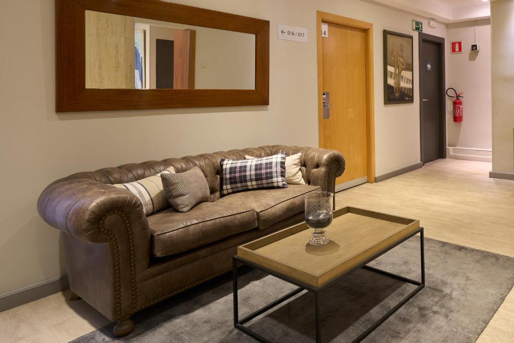 Catalonia Castellnou - Resim 22