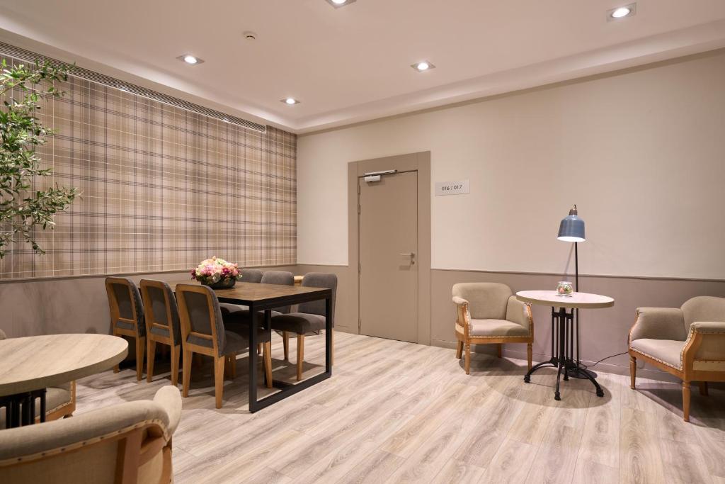 Catalonia Castellnou - Resim 19