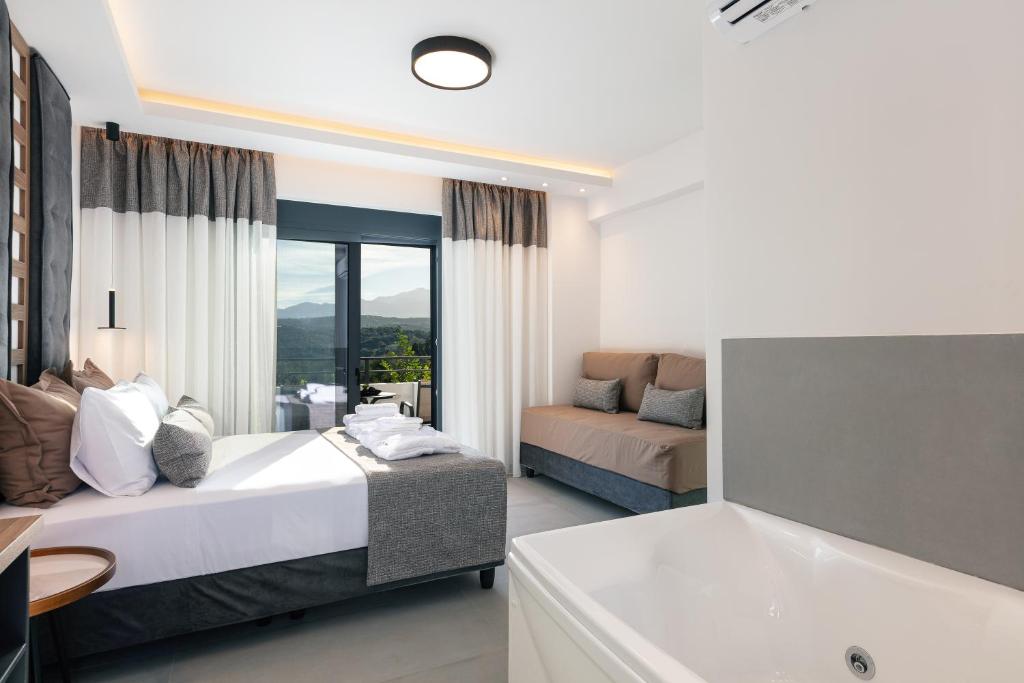 A bed or beds in a room at Newly Renovated Queen Bee Villa, with Private Pool & Ping-Pong table