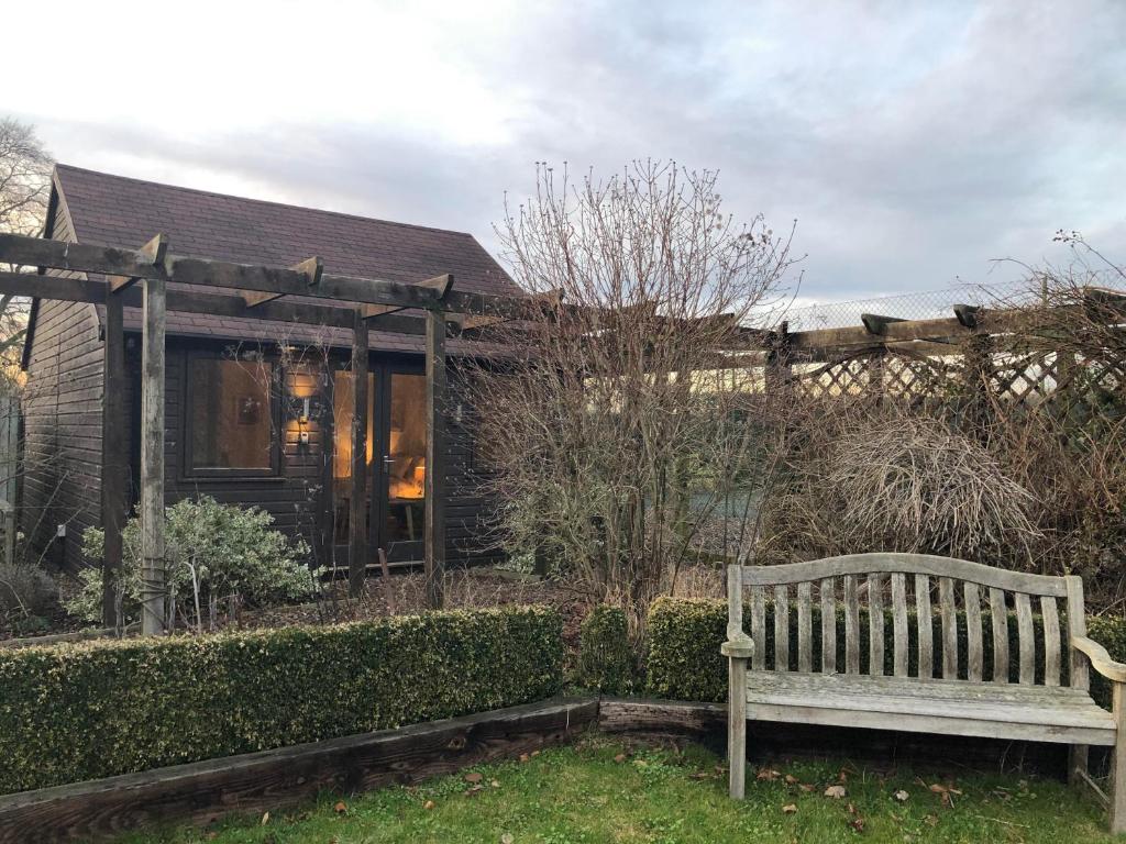 Garden Studio - Double Room With Private Bathroom