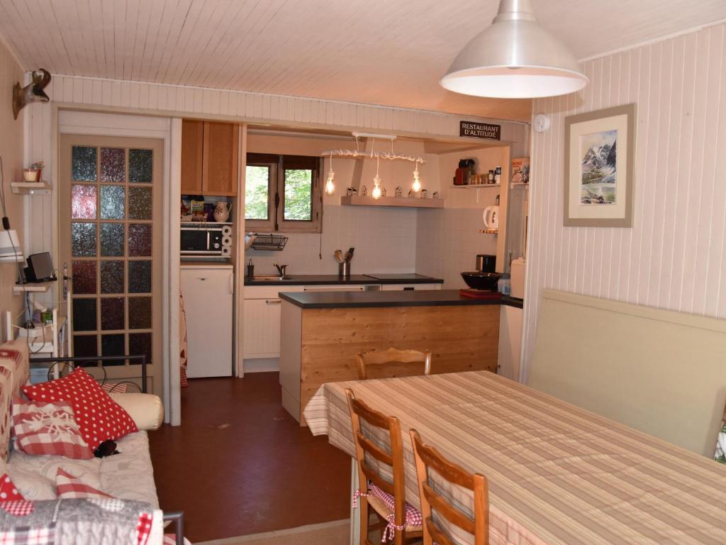 Kuchyň nebo kuchyňský kout v ubytování Appartement spacieux 4 pièces, proche commerces et téléphérique, idéal familles, Pralognan-la-Vanoise - FR-1-464-156
