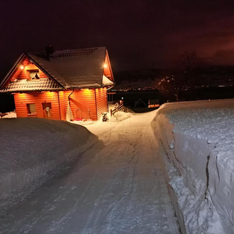 Podhalańskie Domki u Magdusi i Marcina z Jacuzzi v zime