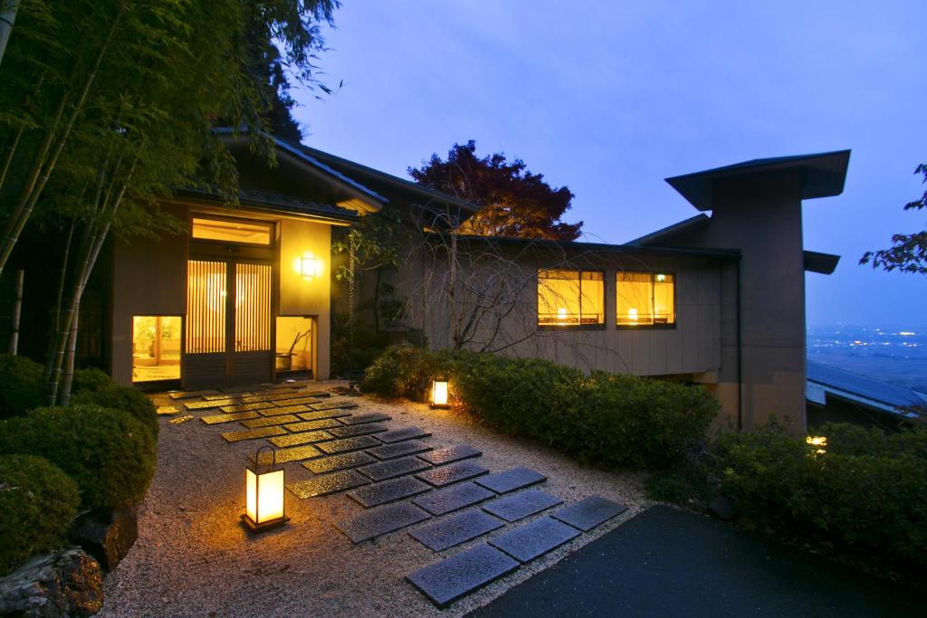 Budova, kde se ryokan nachází