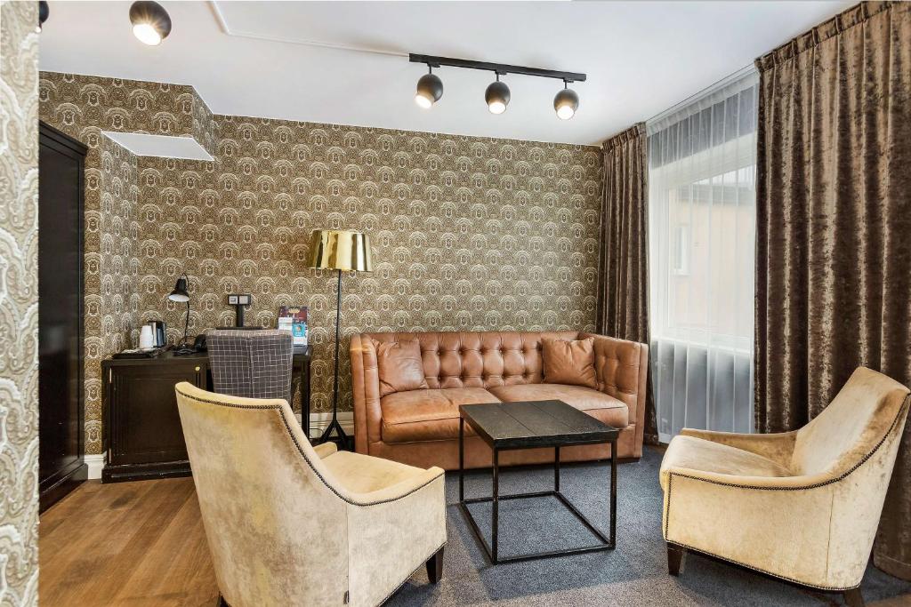 Posezení v ubytování Vimmerby Stadshotell, WorldHotels Crafted