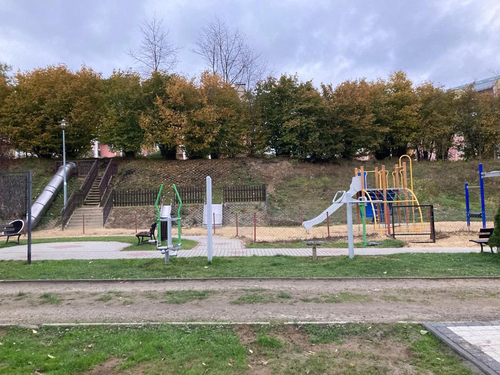Herní místnost nebo prostor pro děti v ubytování Apartament 2 pokoje Czarny Potok Krynica Zdrój
