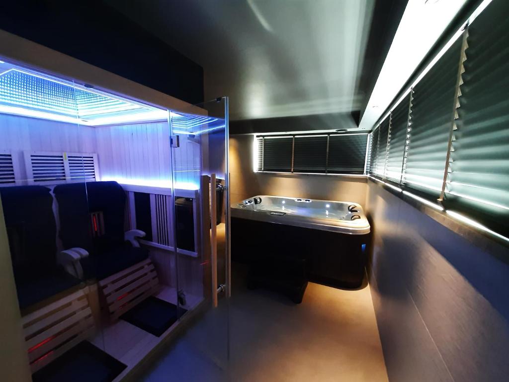 Le Milan Royal suite luxueuse avec sauna et jacuzzi, Vielsalm