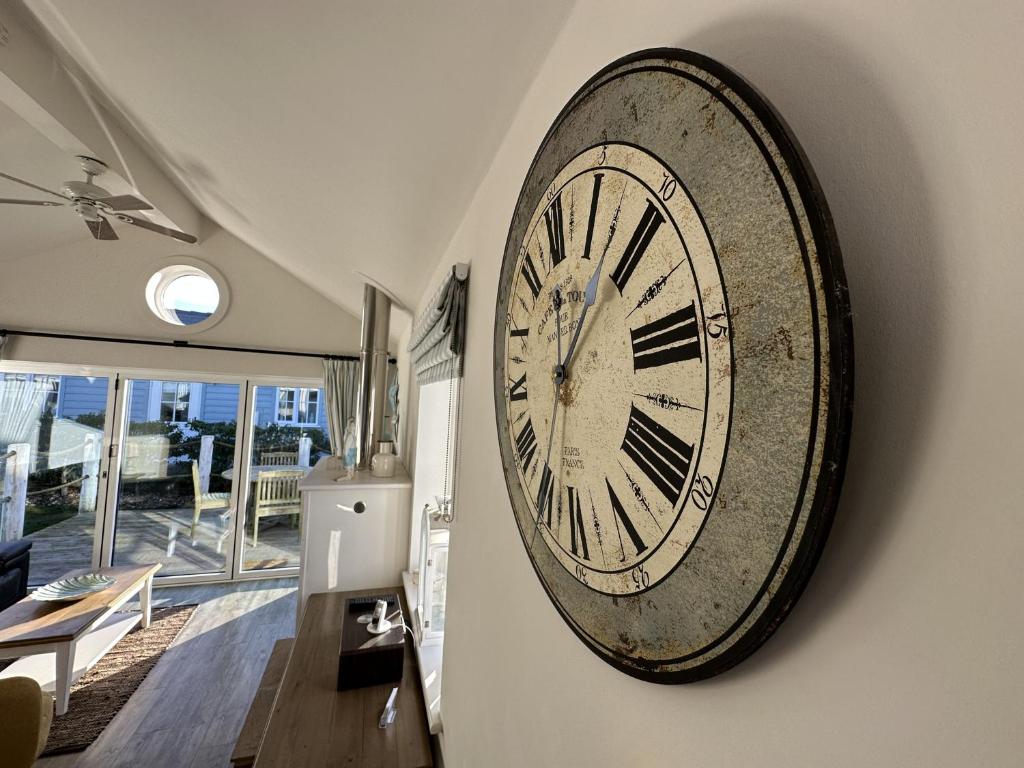Trinity House - Part of the The Bay Filey Holiday Village with pool, gym and direct beach access, pub, restaurant, tennis and meadows walks 4
