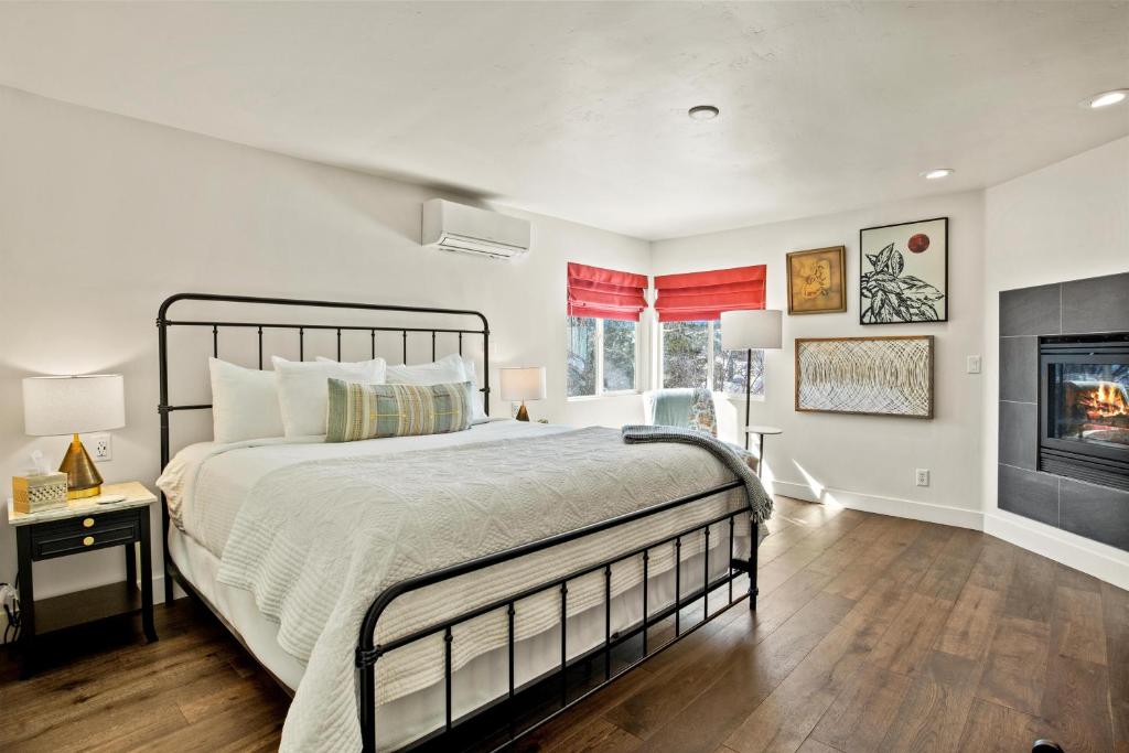 Bespoke Inn Flagstaff photo
