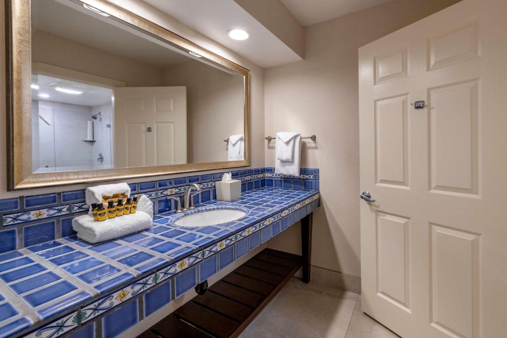 Best Western PLUS Island Palms Hotel & Marina