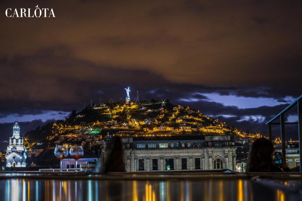 Nespecifikovaný výhled na destinaci Quito nebo výhled na město při pohledu z hotelu
