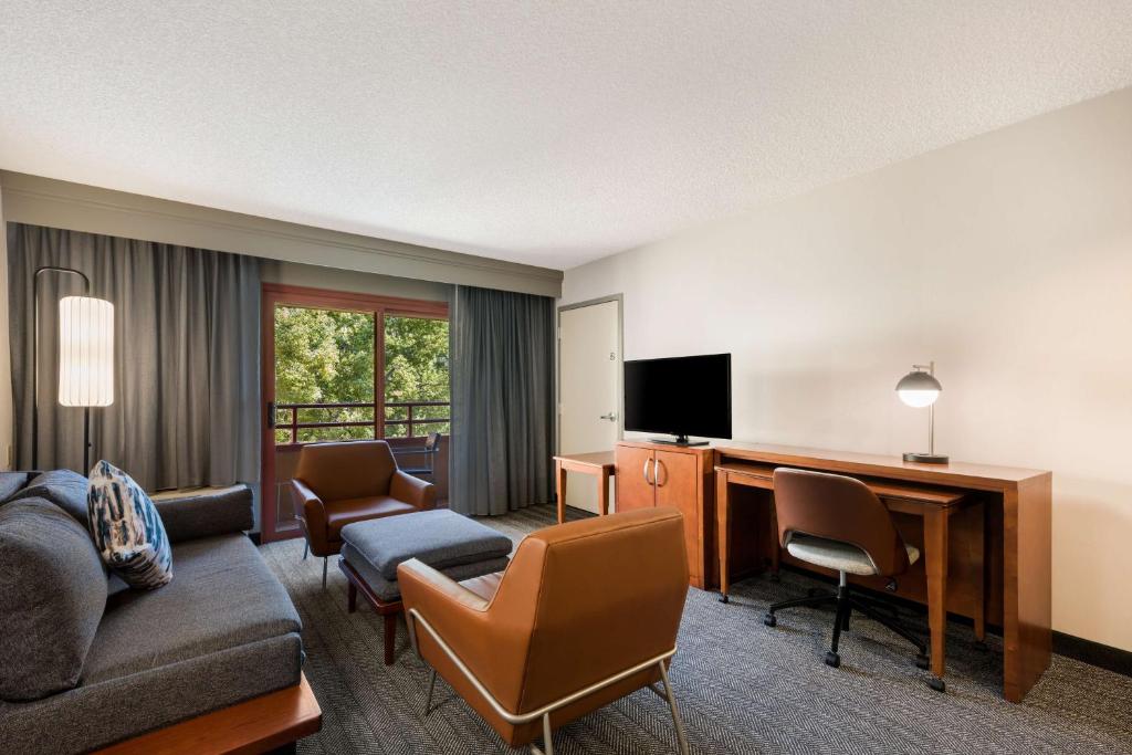 Sonesta Select San Jose Airport photo