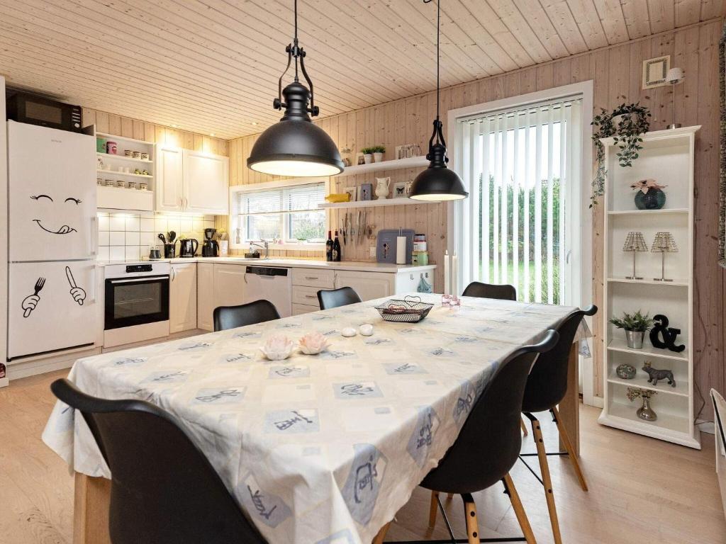Kuchyň nebo kuchyňský kout v ubytování Holiday home Humble XXXV