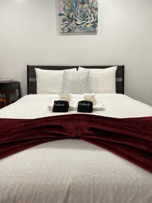 Cozy Affordable Private Rooms near Grand Ave Miller - Deluxe Queen Room