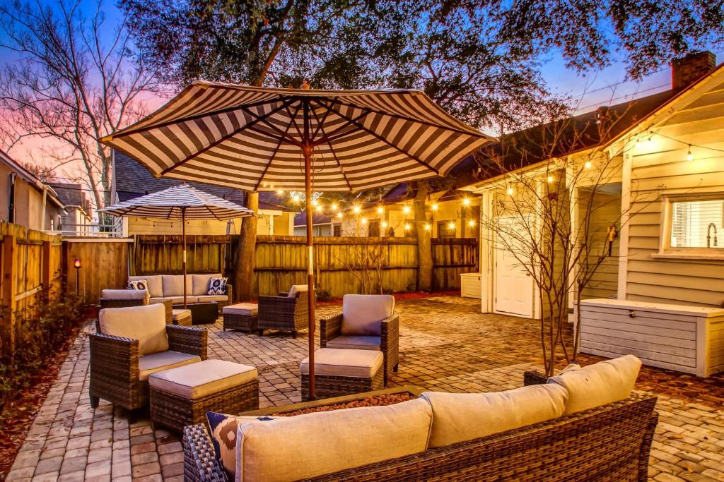 Historic 1892 Savannah Cottage near Forsyth Park, Savannah (updated