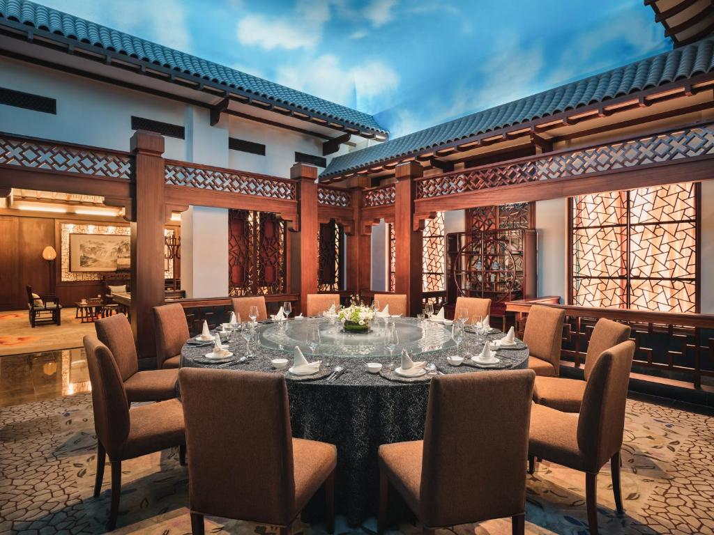 Posezení v ubytování Hotel Indigo Shenzhen Overseas Chinese Town by IHG