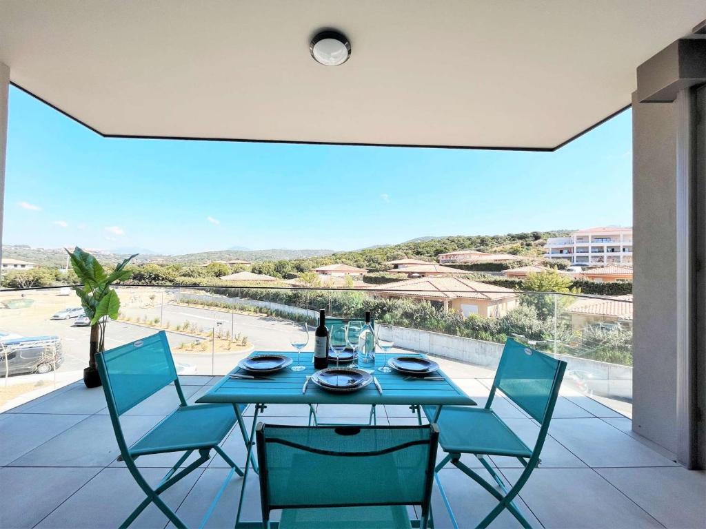 Zdjęcie z galerii obiektu Appartement lumineux avec terrasse, à 650m de la plage d'Agosta, parking inclus - FR-1-61-602 w mieście Grosseto-Prugna