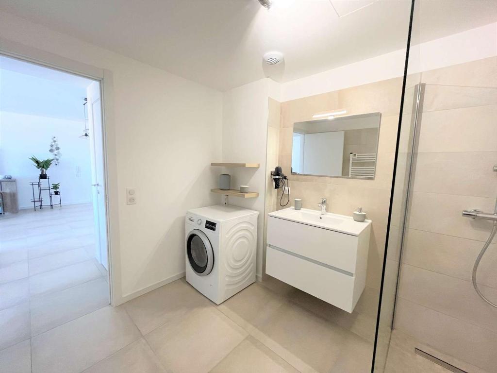 Zdjęcie z galerii obiektu Appartement lumineux avec terrasse, à 650m de la plage d'Agosta, parking inclus - FR-1-61-602 w mieście Grosseto-Prugna