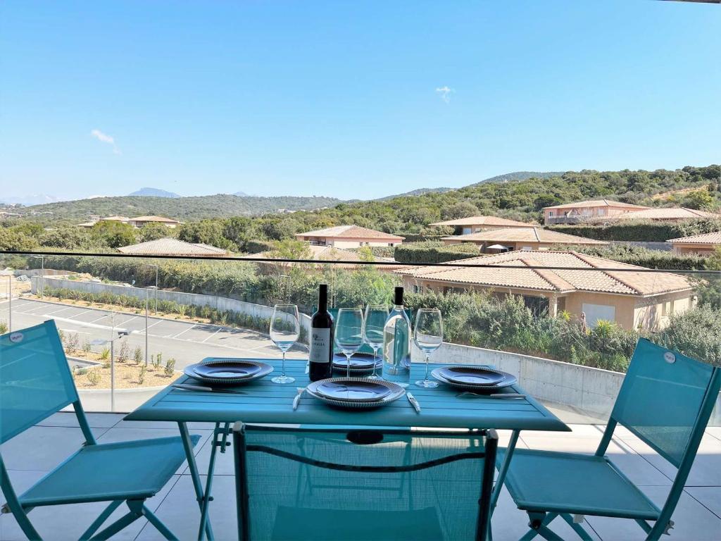 Zdjęcie z galerii obiektu Appartement lumineux avec terrasse, à 650m de la plage d'Agosta, parking inclus - FR-1-61-602 w mieście Grosseto-Prugna