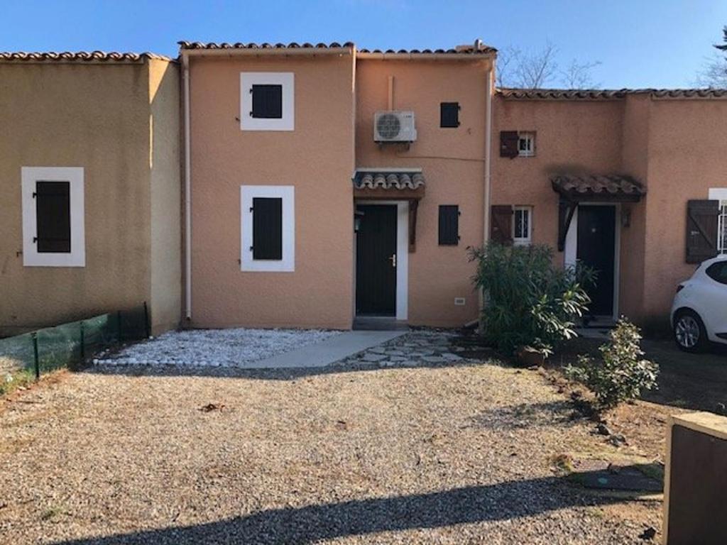 Budova, v ktorej sa vila nachádza