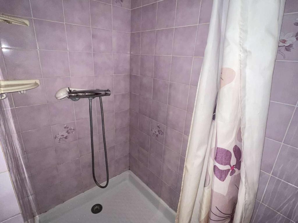 Kúpeľňa v ubytovaní Appartement T2 Cabine, RDC avec Terrasse – Plage à 50m, Parking Privé - FR-1-702-5