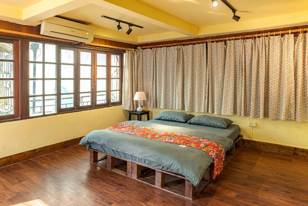 Hanoi Retro 80S Homestay - Doppelzimmer Mit Eigenem Bad