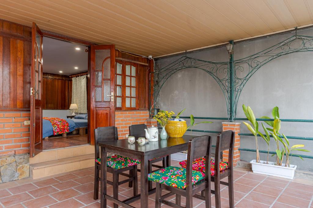 Hanoi Retro 80S Homestay - Chambre Double Avec Balcon